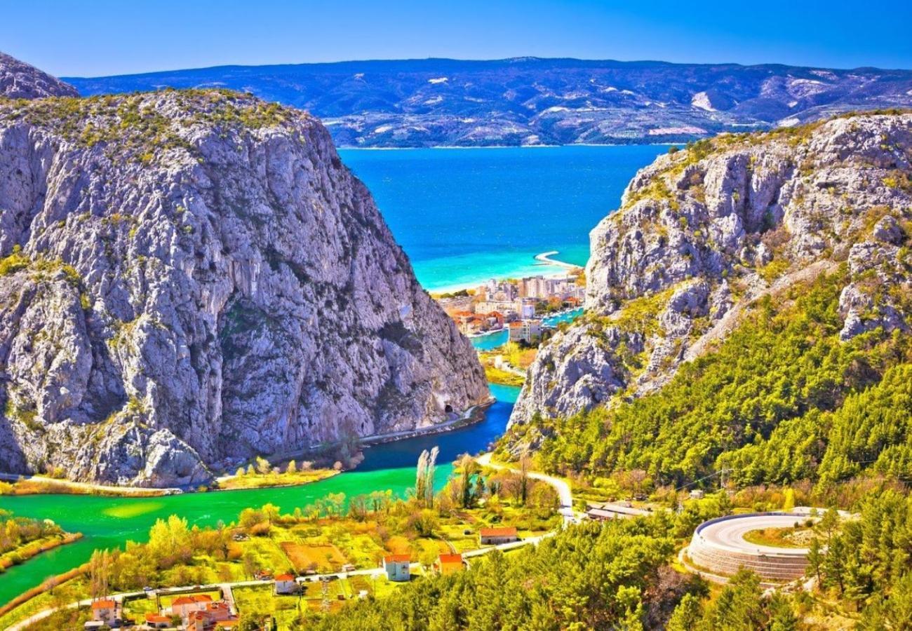 Croatia Ll * Duce